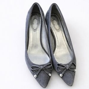 Authentic Elie Tahari Gray Suede Bow Kitten Heels - Size 38.5